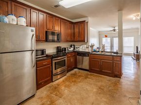 910 W 25th ST 403, Austin TX 78705