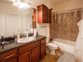 910 W 25th ST 403, Austin TX 78705
