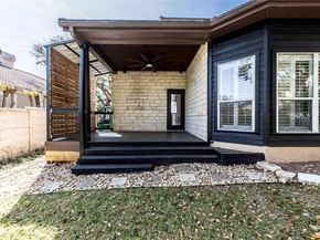 11 Treehaven LN, The Hills TX 78738