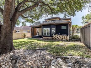 11 Treehaven LN, The Hills TX 78738