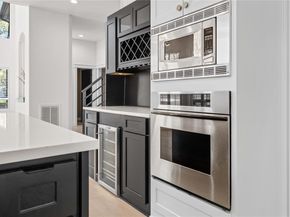 11 Treehaven LN, The Hills TX 78738