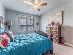 112 Hollytree Ct, Georgetown TX 78628