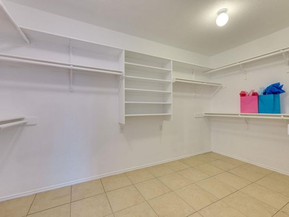 13371 Amasia DR, Austin TX 78729