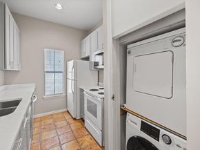 712 Graham Pl 302, Austin TX 78705