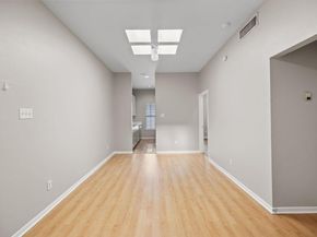 712 Graham Pl 302, Austin TX 78705