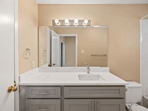 712 Graham Pl 302, Austin TX 78705