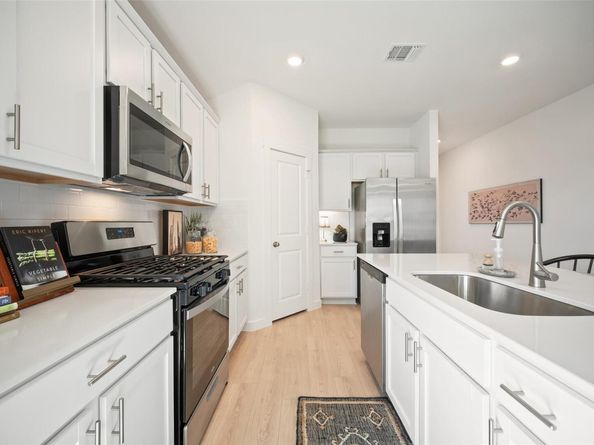 9509 Oxbow Strap DR, Austin TX 78724