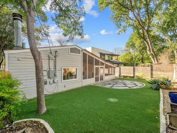 1806 Stamford LN, Austin TX 78703