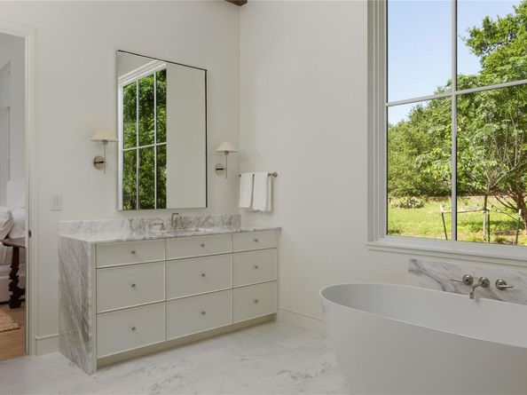 4401 Amarra DR 20, Austin TX 78735