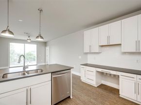 2724 Treble LN 324, Austin TX 78704