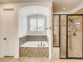 215 Woodlands CT, Lakeway TX 78738