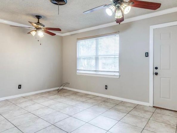 4744 Richard ST, Forest Hill TX 76119