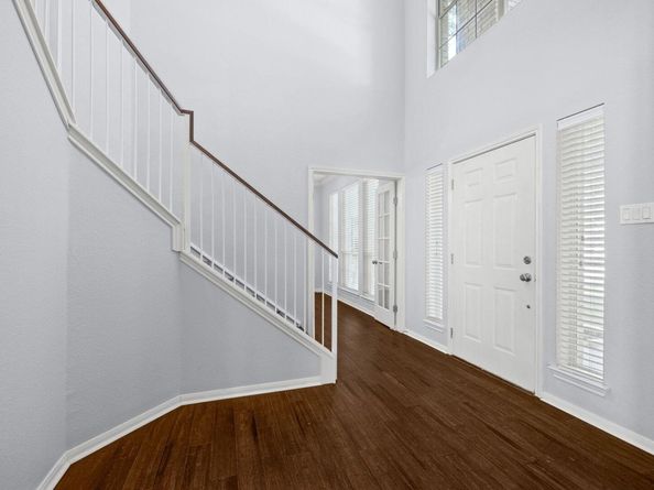 8105 Longdraw DR, Round Rock TX 78681