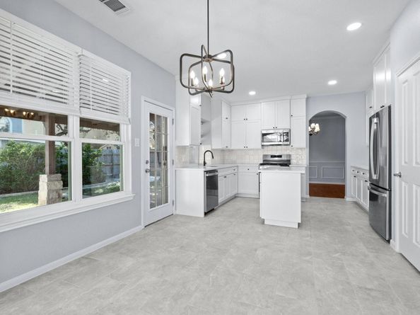 8105 Longdraw DR, Round Rock TX 78681