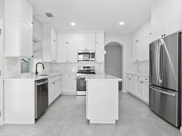 8105 Longdraw DR, Round Rock TX 78681