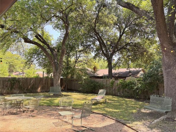 9215 Hunters TRCE E, Austin TX 78758