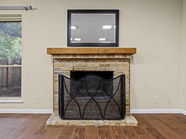 9215 Hunters TRCE E, Austin TX 78758