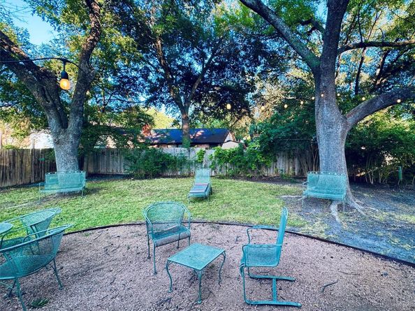 9215 Hunters TRCE E, Austin TX 78758