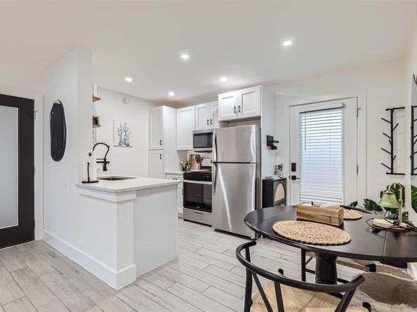 1200 E 52nd ST 108, Austin TX 78723