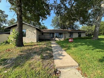 2101 Vanderbilt LN