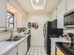 711 W 21st ST 302, Austin TX 78705