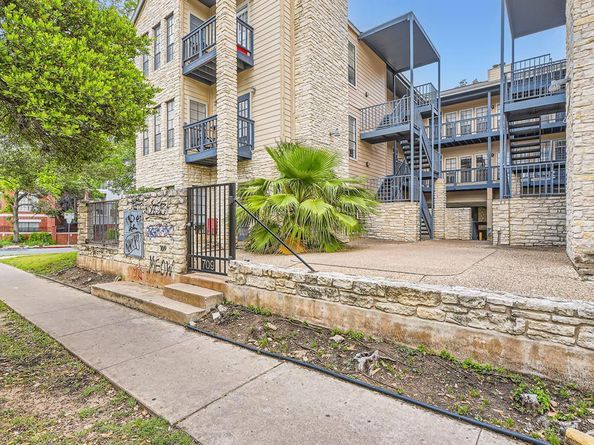 711 W 21st ST 302, Austin TX 78705