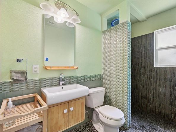 3205 Skylark DR, Austin TX 78757