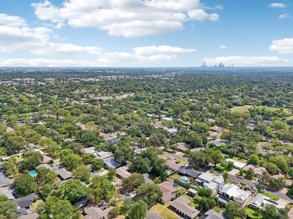 3205 Skylark DR, Austin TX 78757
