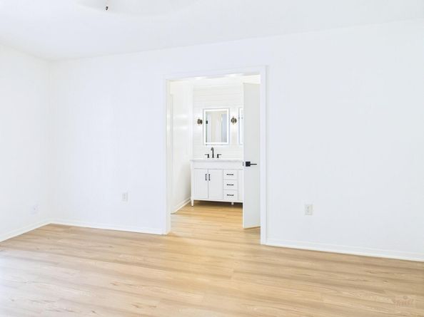 6108 Shadow Valley DR A, Austin TX 78731