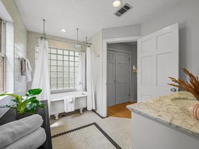 804 W Gibson ST, Austin TX 78704