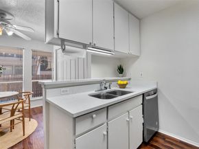 6910 Hart LN 203, Austin TX 78731