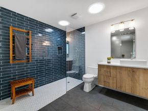 7504 Whispering Oaks DR, Austin TX 78745
