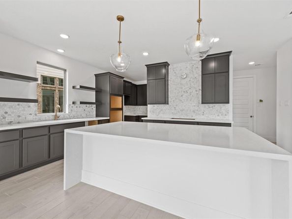 7424 Desert Needle DR, Lago Vista TX 78645