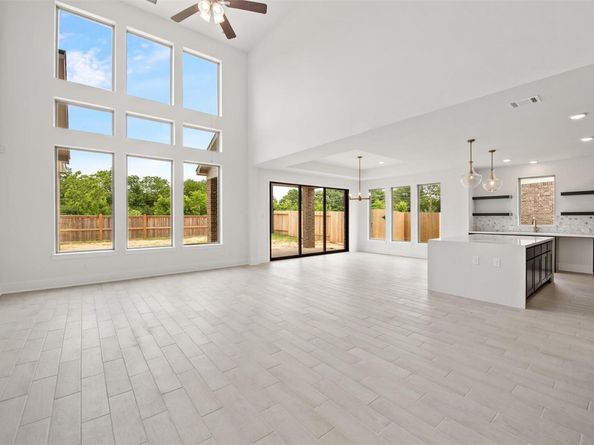 7424 Desert Needle DR, Lago Vista TX 78645