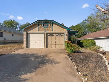 1808 Heatherglen LN