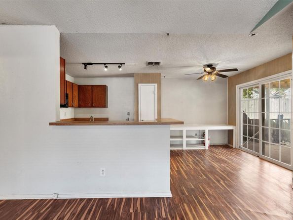 1808 Heatherglen LN, Austin TX 78758