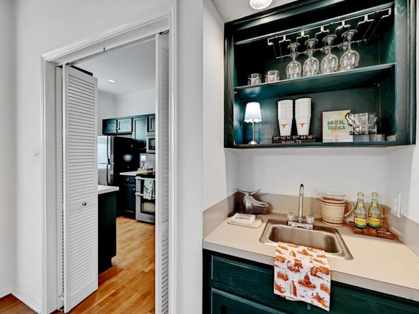 611 E 45th ST 15, Austin TX 78751