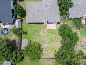 3915 Hillside DR, Round Rock TX 78681