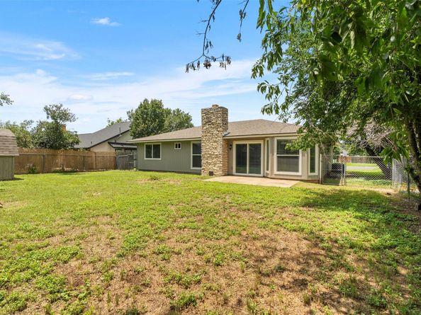 3915 Hillside DR, Round Rock TX 78681