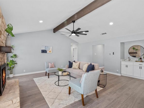 3915 Hillside DR, Round Rock TX 78681