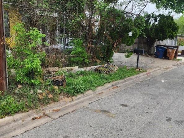 2904 E 2nd ST, Austin TX 78702