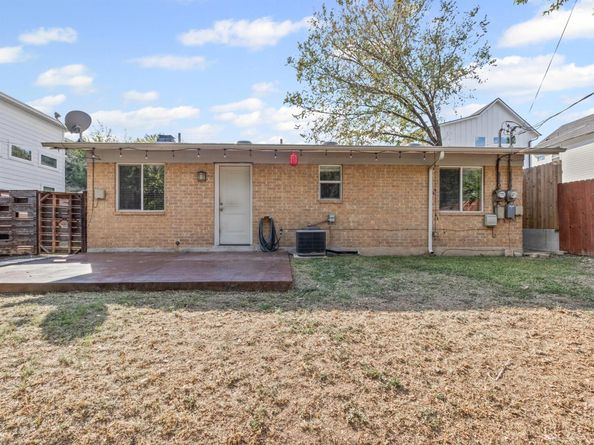6305 Vioitha DR B, Austin TX 78723