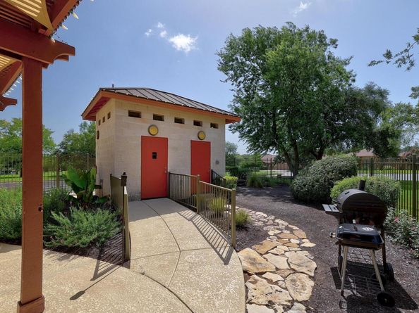 102 Rivulet LN, Lakeway TX 78738