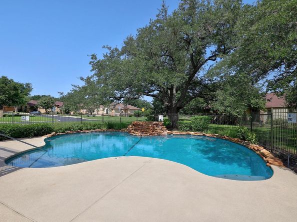 102 Rivulet LN, Lakeway TX 78738