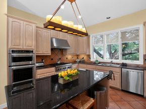 2305 Barton Creek BLVD 40, Austin TX 78735