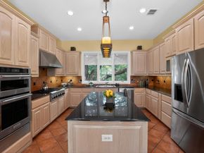 2305 Barton Creek BLVD 40, Austin TX 78735