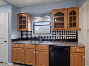 13108 Lamplight Village Ave, Austin TX 78727