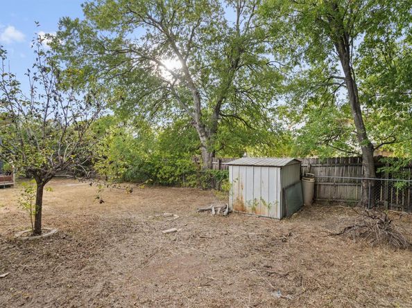 13108 Lamplight Village Ave, Austin TX 78727