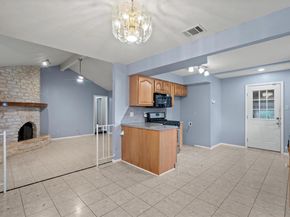 13108 Lamplight Village Ave, Austin TX 78727