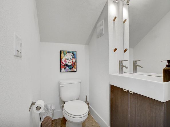 2512 Wheless LN 5, Austin TX 78723